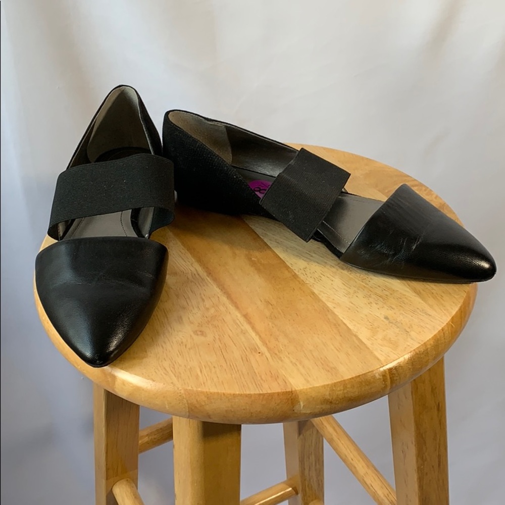Tahari Black Rubber Band Strap Flats Brand New